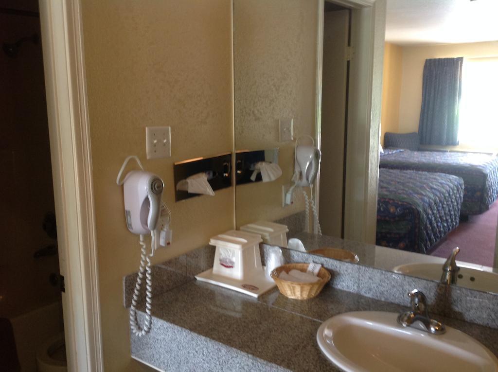 Countryside Inn Wharton Room photo